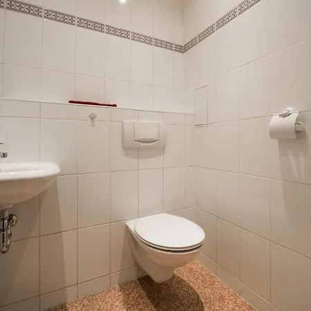Old Town Square Apt *